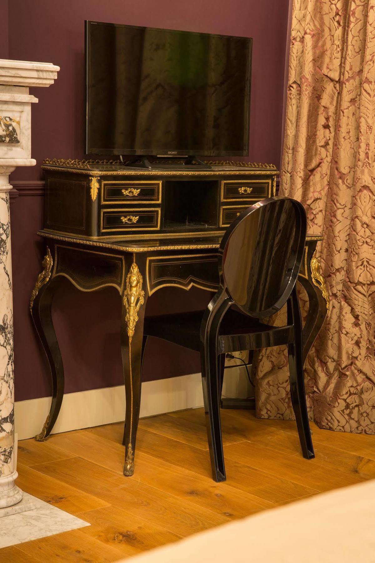 Louise Sur Cour Bed and Breakfast Saint-Gilles Exteriör bild