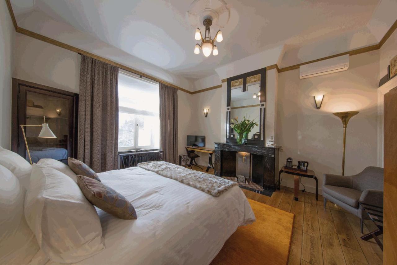 Louise Sur Cour Bed and Breakfast Saint-Gilles Exteriör bild