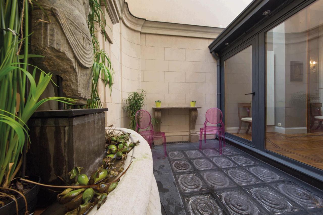 Louise Sur Cour Bed and Breakfast Saint-Gilles Exteriör bild
