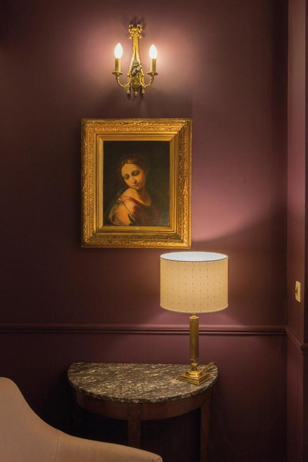 Louise Sur Cour Bed and Breakfast Saint-Gilles Exteriör bild